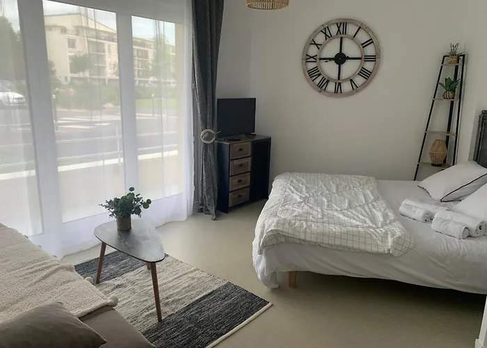 La Colline Aux Oiseaux 아파트 캉